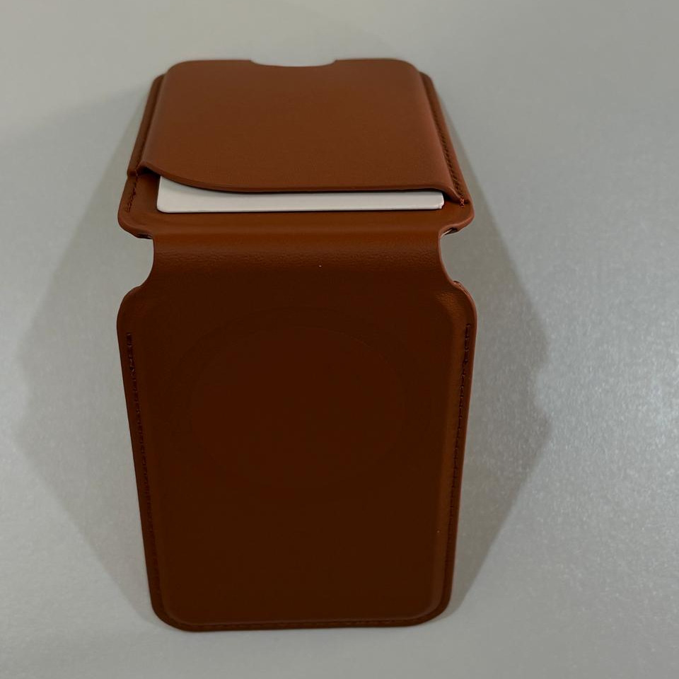 Magnetic Phone Stand & Wallet / Supports Magsafe / Brown